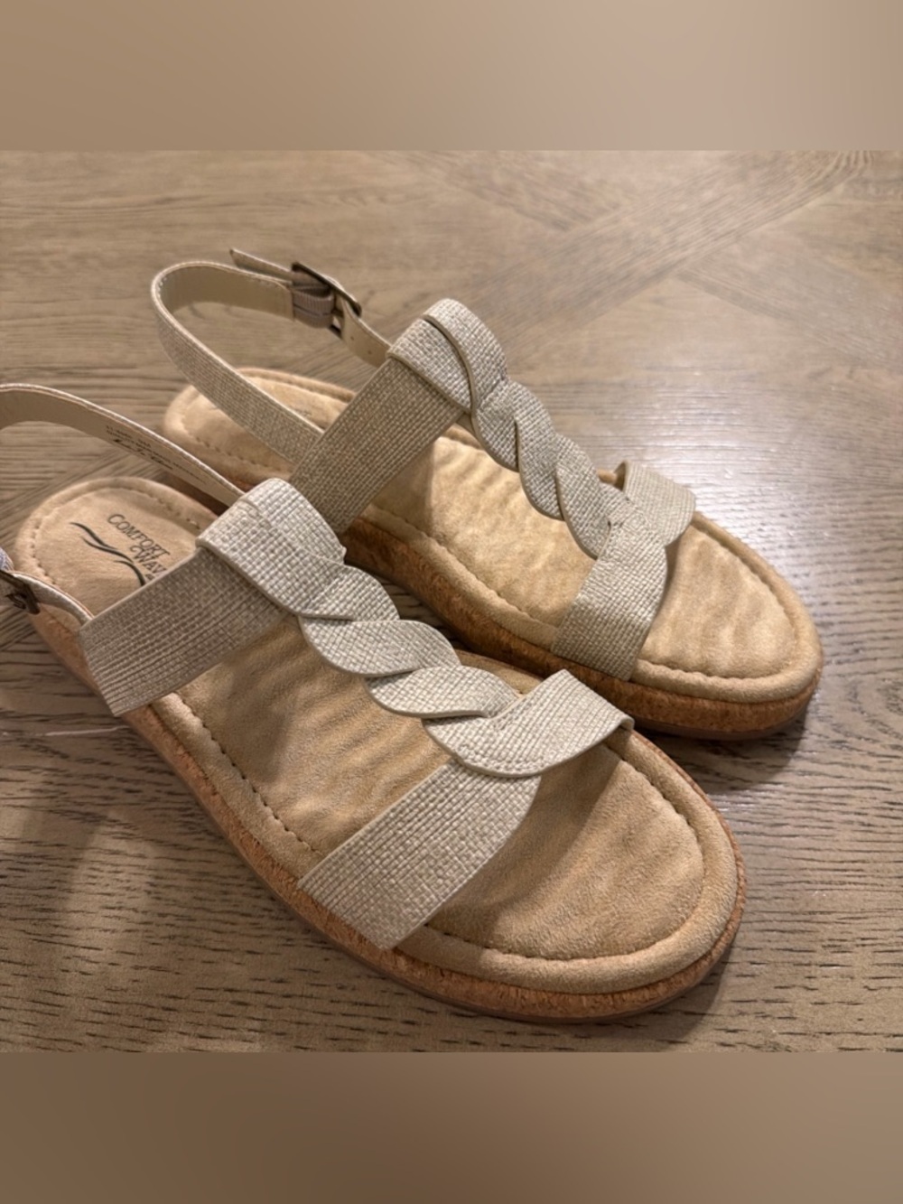 Easy Street Women's Tampa Flat Sandal 9
